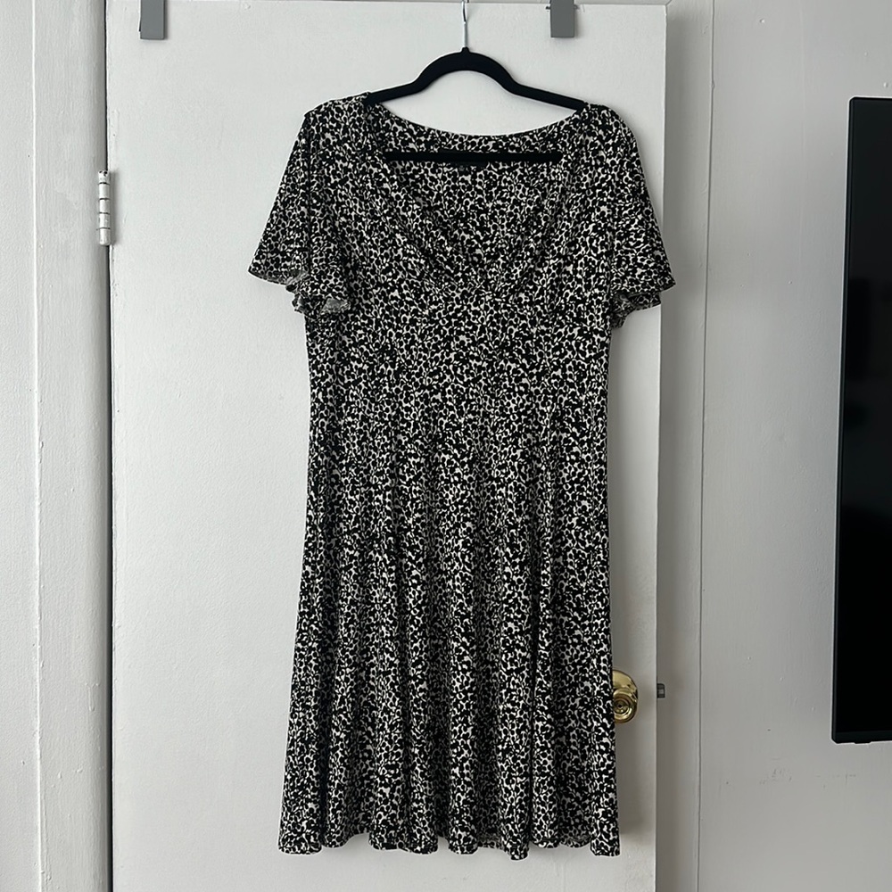 Jones New York black and white dress